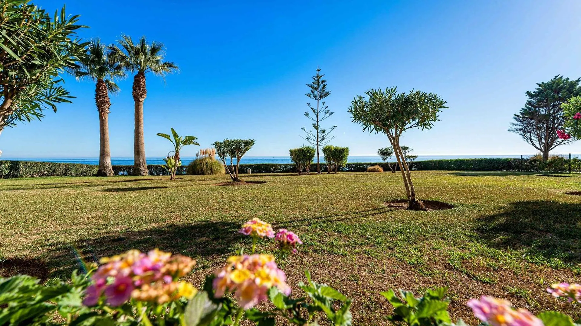 Jardines Del Mar Apartment Torrox Spain